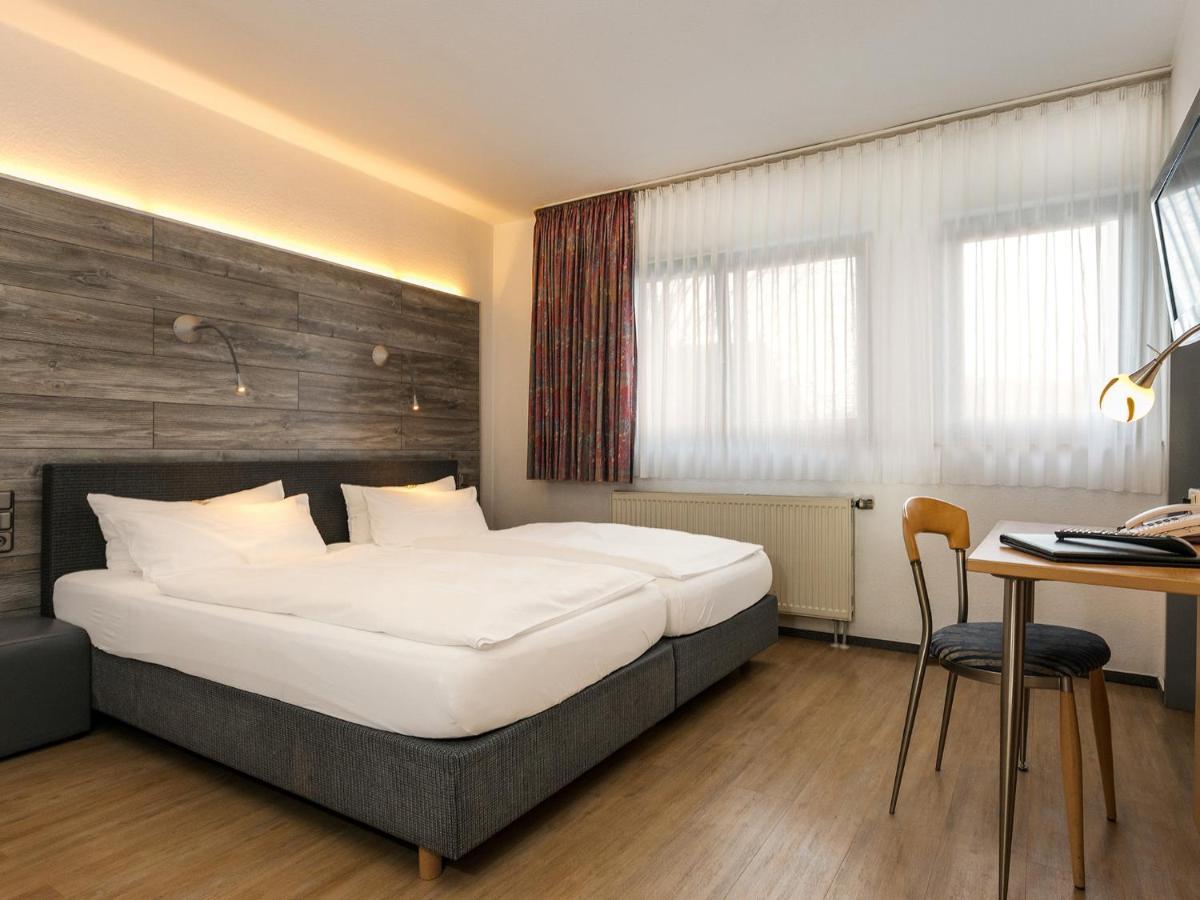 Hotel & Wirtshaus Hansen Bergisch Gladbach Exterior foto
