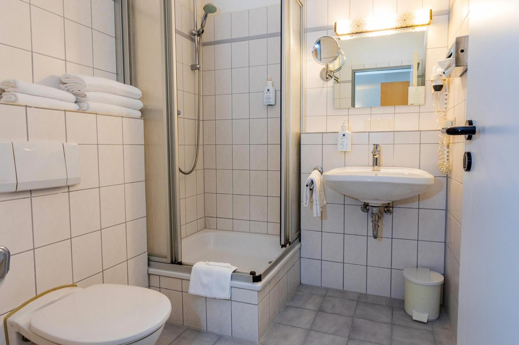 Hotel & Wirtshaus Hansen Bergisch Gladbach Exterior foto