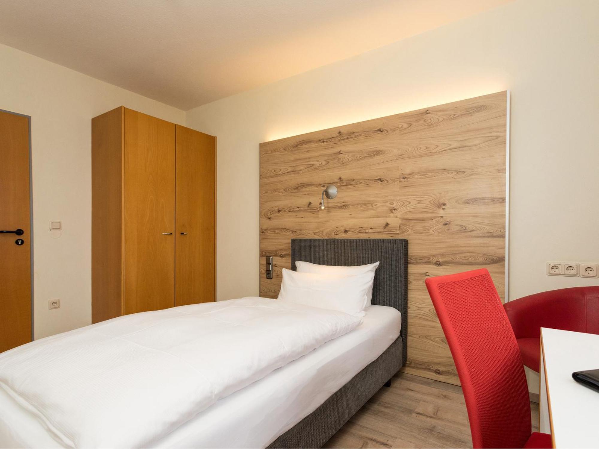 Hotel & Wirtshaus Hansen Bergisch Gladbach Exterior foto
