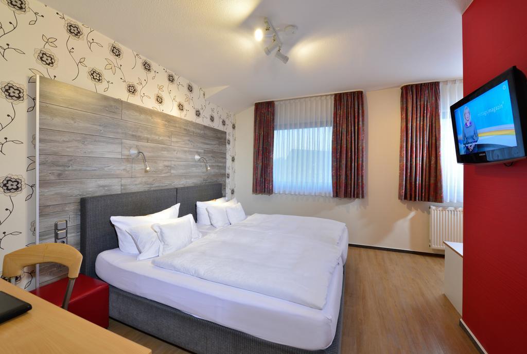Hotel & Wirtshaus Hansen Bergisch Gladbach Exterior foto