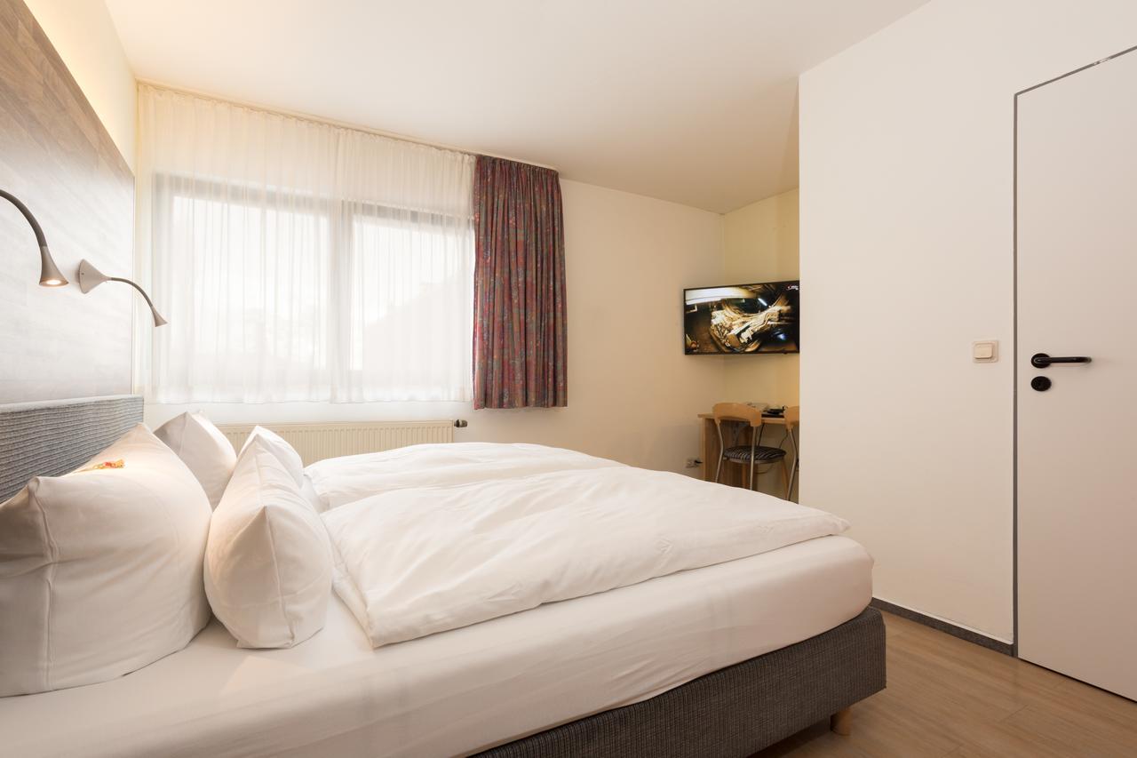 Hotel & Wirtshaus Hansen Bergisch Gladbach Exterior foto