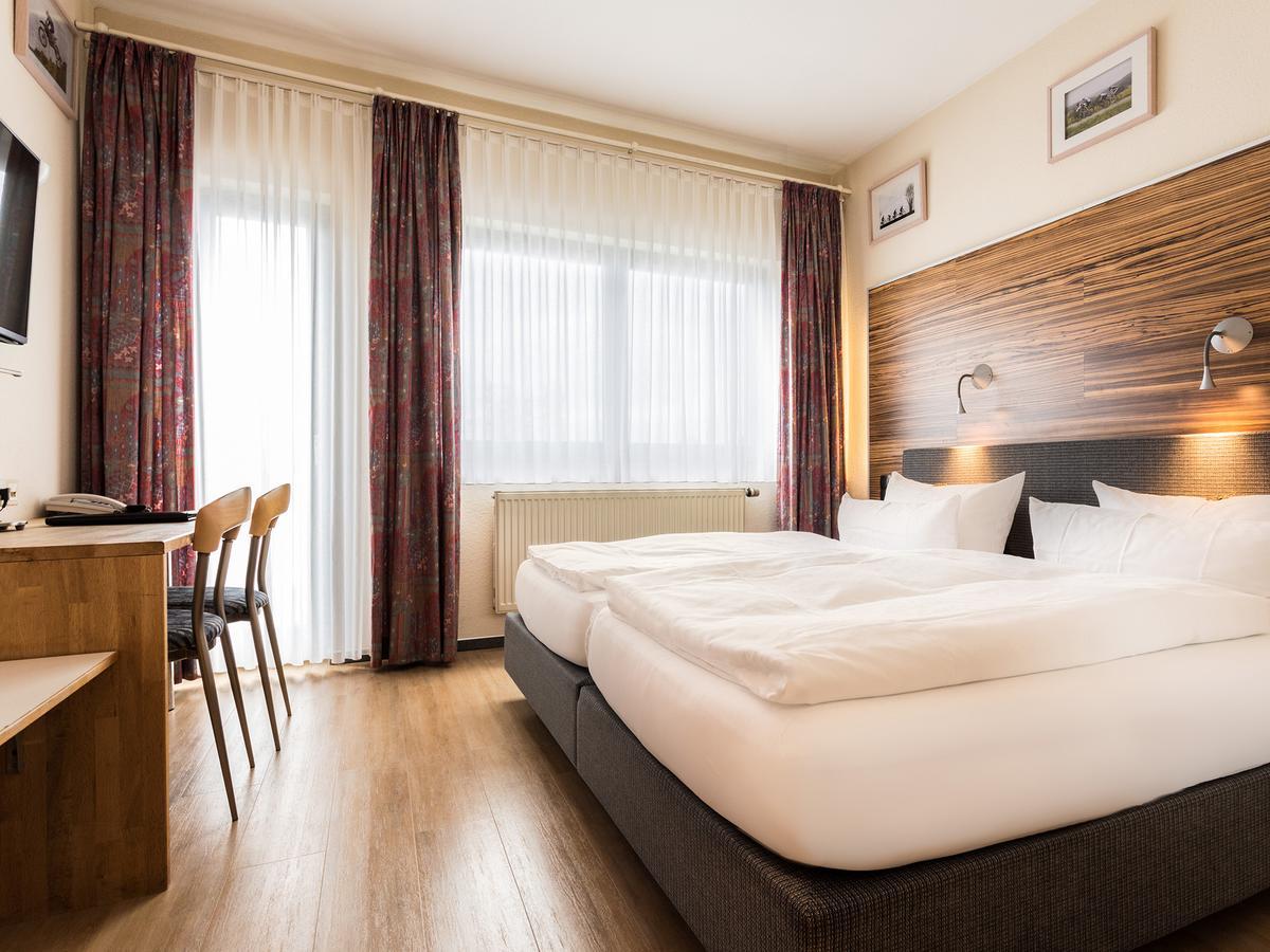 Hotel & Wirtshaus Hansen Bergisch Gladbach Exterior foto
